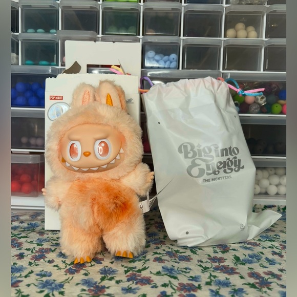 Big Into Energy Labubu - Happiness - Picture 1 of 3